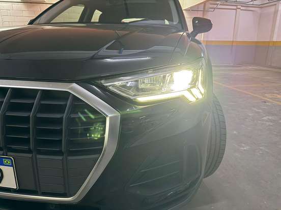 AUDI-Q3-2021