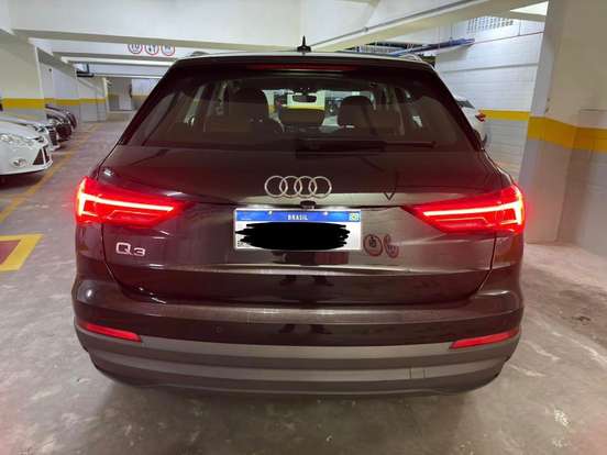 AUDI-Q3-2021