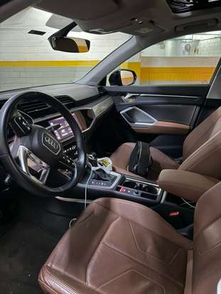 AUDI-Q3-2021