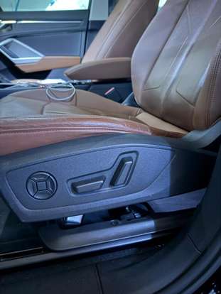 AUDI-Q3-2021