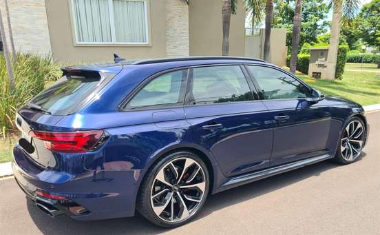 AUDI-RS4-2019