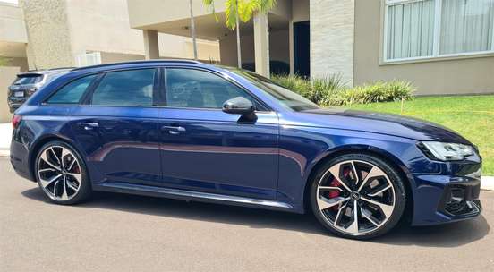AUDI-RS4-2019