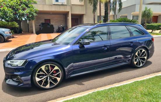 AUDI-RS4-2019