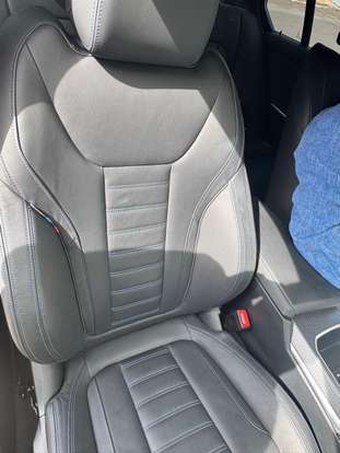 BMW-320i-2023