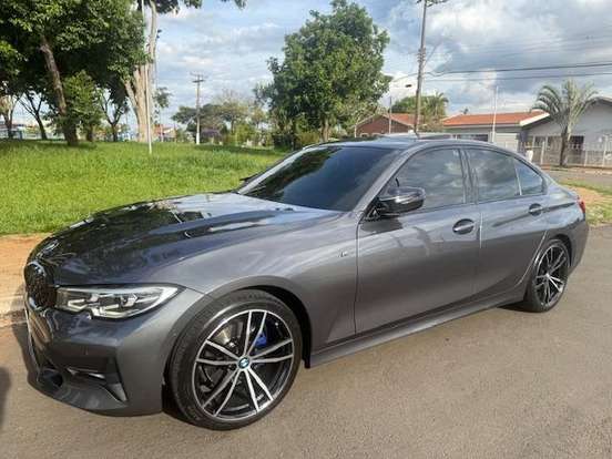 BMW-320i-2020