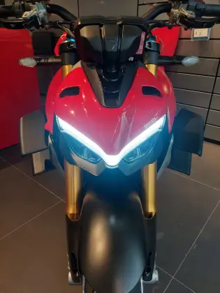 DUCATI STREETFIGHTER V4 S 