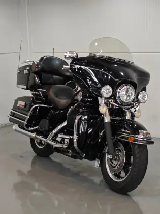 HARLEY-DAVIDSON ULTRA ELECTRA GLIDE CLASSIC 