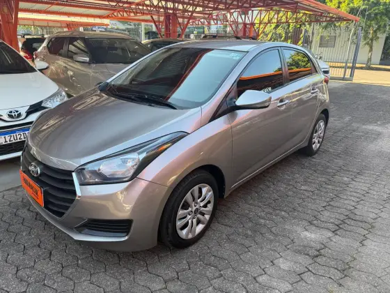 HYUNDAI HB20 1.6 COMFORT PLUS 16V FLEX 4P AUTOMÁTICO HYUNDAI HB20 1.6 COMFORT PLUS 16V FLEX 4P AUTOMÁTICO