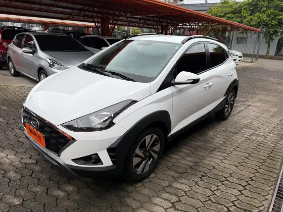 HYUNDAI HB20X 1.6 16V FLEX EVOLUTION AUTOMÁTICO HYUNDAI HB20X 1.6 16V FLEX EVOLUTION AUTOMÁTICO