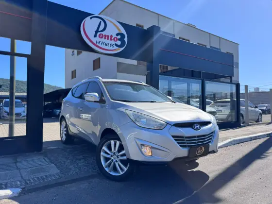 HYUNDAI IX35 2.0 MPFI GLS 4X2 16V GASOLINA 4P MANUAL HYUNDAI IX35 2.0 MPFI GLS 4X2 16V GASOLINA 4P MANUAL