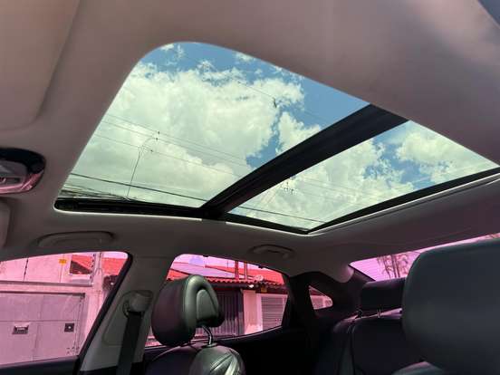 HYUNDAI-AZERA-2012
