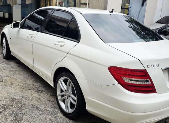 MERCEDES-BENZ-C 180-1.8 CGI CLASSIC 16V GASOLINA 4P AUTOMÁTICO MERCEDES-BENZ-C 180-2012