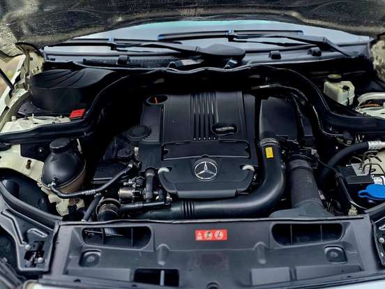 MERCEDES-BENZ-C 180-2012