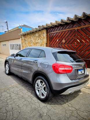 MERCEDES-BENZ-GLA 200-2015