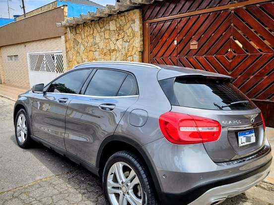 MERCEDES-BENZ-GLA 200-1.6 CGI ENDURO 16V TURBO FLEX 4P AUTOMÁTICO MERCEDES-BENZ-GLA 200-2015