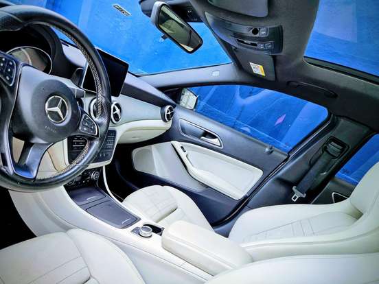 MERCEDES-BENZ-GLA 200-2015