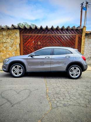 MERCEDES-BENZ-GLA 200-2015