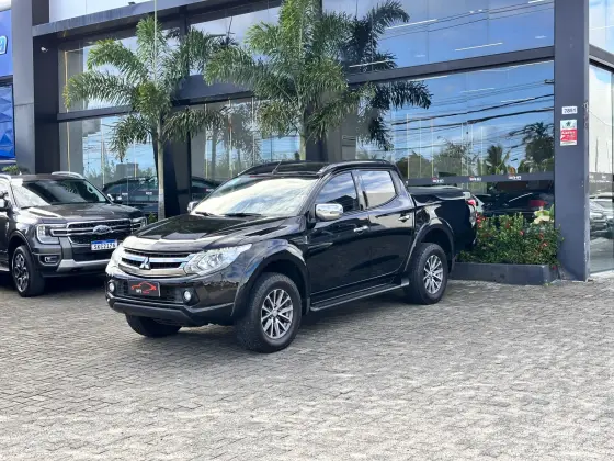 MITSUBISHI L200 TRITON 2.4 16V TURBO DIESEL SPORT HPE-S CD 4P 4X4 AUTOMÁTICO