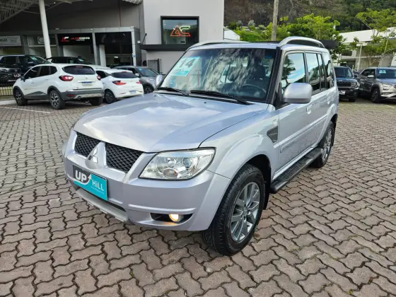 MITSUBISHI PAJERO TR4 2.0 4X2 16V 140CV FLEX 4P MANUAL