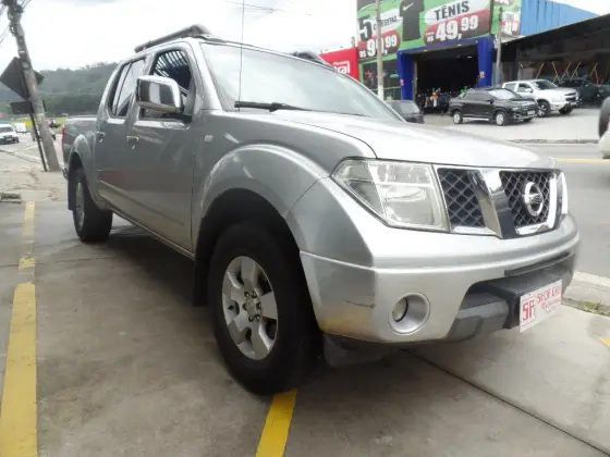 NISSAN FRONTIER 2.5 LE 4X4 CD TURBO ELETRONIC DIESEL 4P AUTOMÁTICO