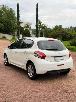 PEUGEOT-208-2013