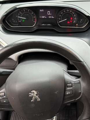 PEUGEOT-208-2013