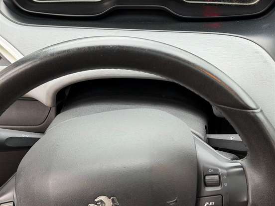 PEUGEOT-208-1.5 ALLURE 8V FLEX 4P MANUAL PEUGEOT-208-2013