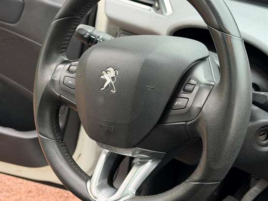 PEUGEOT-208-1.5 ALLURE 8V FLEX 4P MANUAL PEUGEOT-208-2013