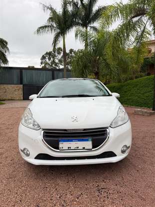 PEUGEOT-208-2013