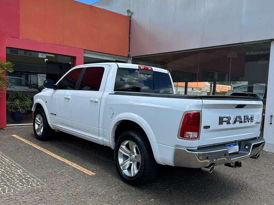 RAM-1500-5.7 V8 GASOLINA REBEL CD 4X4 AUTOMÁTICO RAM-1500-2022