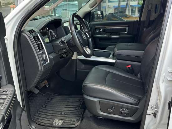 RAM-1500-5.7 V8 GASOLINA REBEL CD 4X4 AUTOMÁTICO RAM-1500-2022