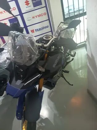 SUZUKI V-STROM 800 SUZUKI V-STROM 800