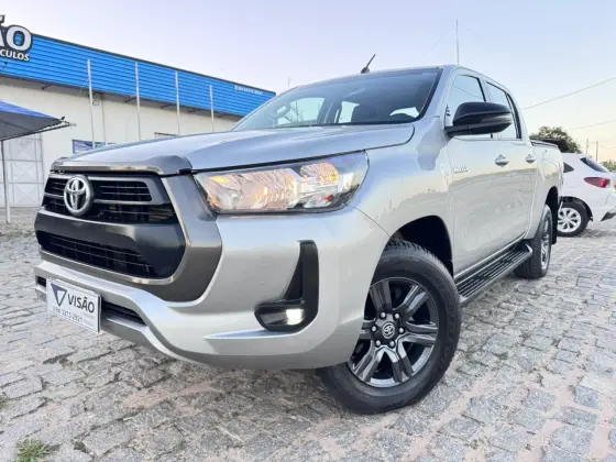 TOYOTA HILUX 2.8 D-4D TURBO DIESEL CD SR 4X4 AUTOMÁTICO TOYOTA HILUX 2.8 D-4D TURBO DIESEL CD SR 4X4 AUTOMÁTICO