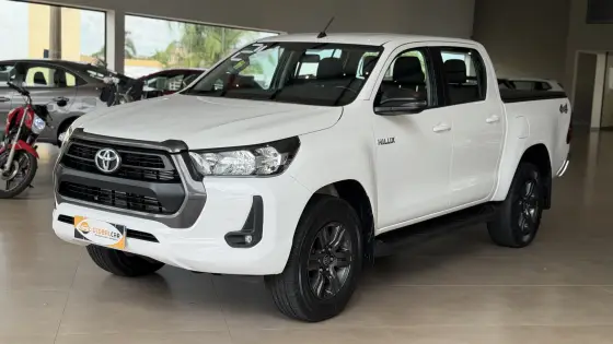 TOYOTA HILUX 2.8 D-4D TURBO DIESEL CD SR 4X4 AUTOMÁTICO