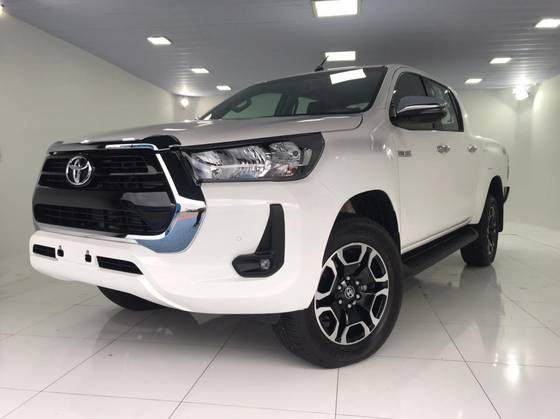 TOYOTA HILUX 2.8 D-4D TURBO DIESEL CHASSI 4X4 MANUAL