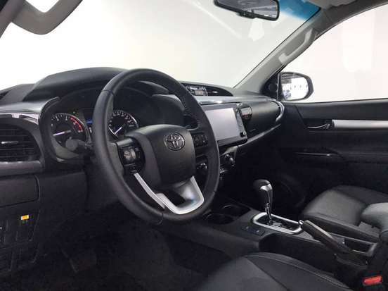 TOYOTA-HILUX-2025