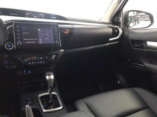 TOYOTA-HILUX-2025