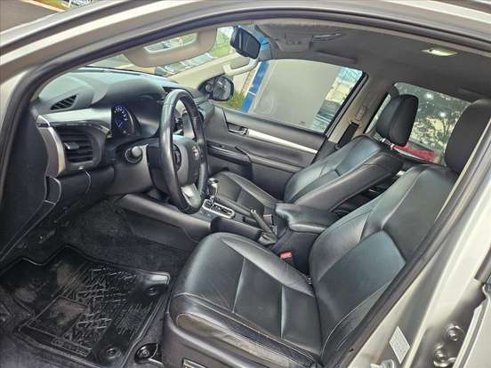TOYOTA-HILUX-2019
