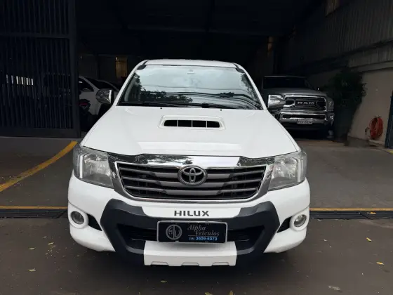 TOYOTA HILUX 3.0 SRV 4X4 CD 16V TURBO INTERCOOLER DIESEL 4P AUTOMÁTICO