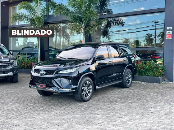 TOYOTA HILUX SW4 2.8 D-4D TURBO DIESEL DIAMOND 7L 4X4 AUTOMÁTICO