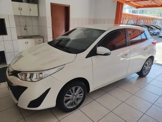 TOYOTA YARIS 1.5 16V FLEX XL PLUS CONNECT MULTIDRIVE TOYOTA YARIS 1.5 16V FLEX XL PLUS CONNECT MULTIDRIVE