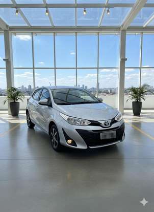 TOYOTA-YARIS-2019