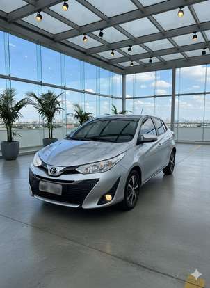 TOYOTA-YARIS-2019