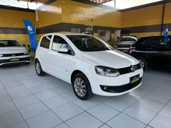 VOLKSWAGEN FOX 1.0 MI TREND 8V FLEX 4P MANUAL VOLKSWAGEN FOX 1.0 MI TREND 8V FLEX 4P MANUAL