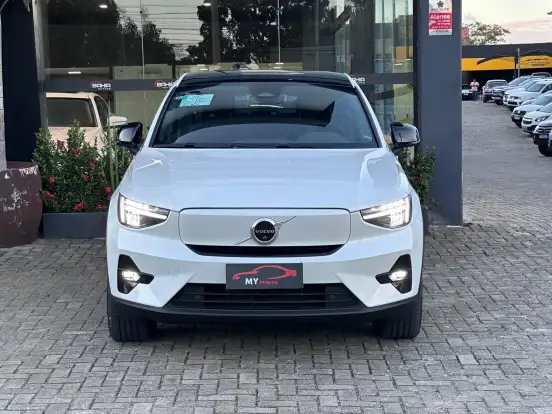 VOLVO-C40-2023