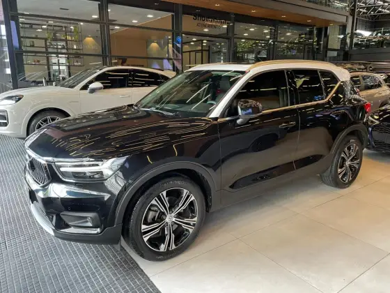 VOLVO XC40 2.0 T4 GASOLINA INSCRIPTION GEARTRONIC VOLVO XC40 2.0 T4 GASOLINA INSCRIPTION GEARTRONIC