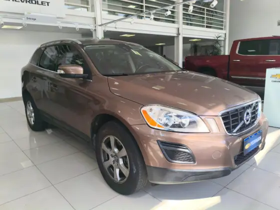 VOLVO XC60 2.0 T5 COMFORT FWD TURBO GASOLINA 4P AUTOMÁTICO