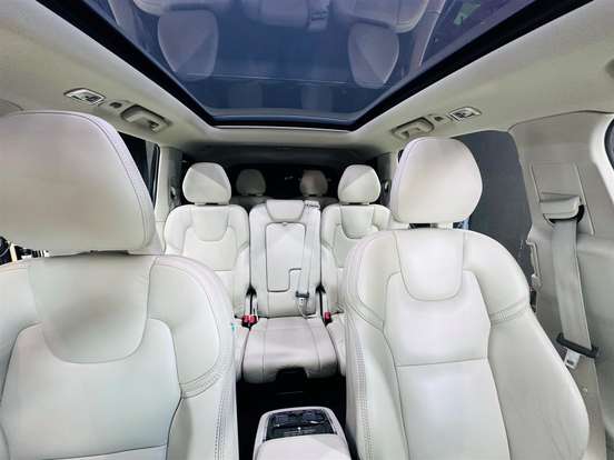 VOLVO-XC90-2019