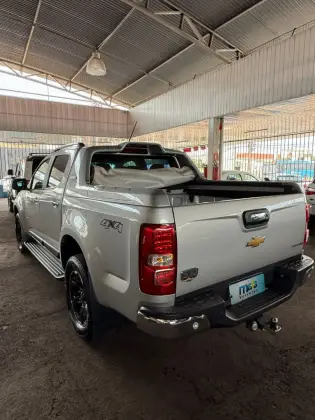 CHEVROLET S10 2.8 16V TURBO DIESEL HIGH COUNTRY CD 4X4 AUTOMÁTICO