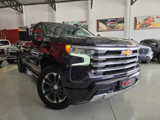CHEVROLET SILVERADO 5.3 V8 GASOLINA 1500 HIGH COUNTRY 4X4 AUTOMÁTICO
